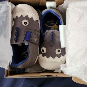 Brand New Stride Rite walking shoes size 6